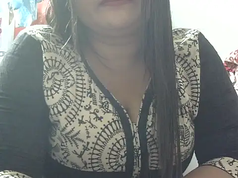 Snapshot of aarohee9 chatting on 12/13/25, 08:04 aarohee9 online show from 12/13/25, 08:04