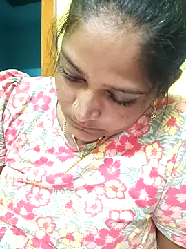 navyasree143 online show from 11/12/25, 02:04