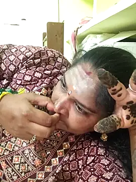 navyasree143 online show from 02/15/26, 08:30