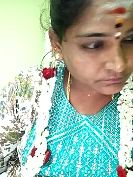 navyasree143 online show from 11/18/25, 07:28