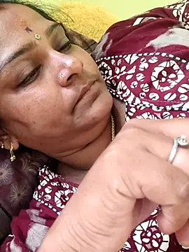 navyasree143 online show from 11/20/25, 02:23