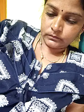 navyasree143 online show from 11/13/25, 02:15