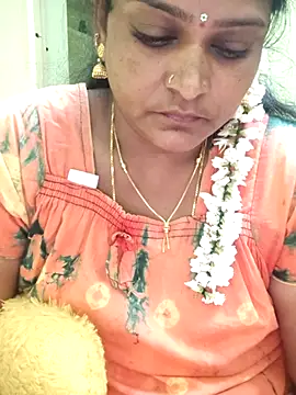 navyasree143 online show from 12/02/25, 11:39