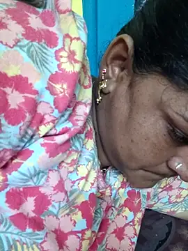 navyasree143 online show from 11/11/25, 11:49