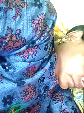 navyasree143 online show from 04/17/26, 12:57