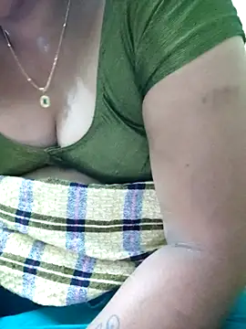 navyasree143 online show from 04/11/26, 12:40