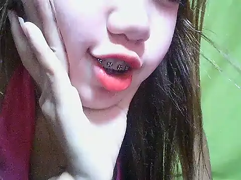 Snapshot of SweetPussie18x chatting on 09/27/25, 12:11 SweetPussie18x online show from 09/27/25, 12:11