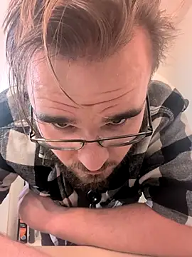 bear8t online show from 11/03/25, 04:32