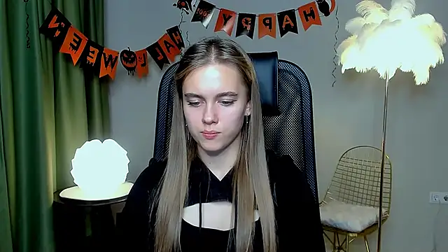 JuneWoods online show from 10/24/25, 01:10