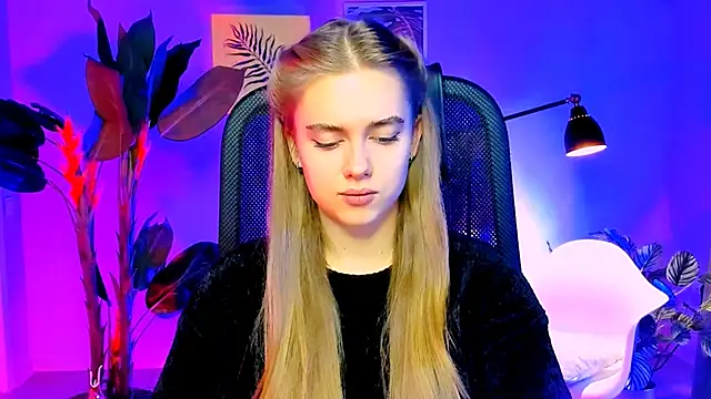 JuneWoods online show from 11/27/25, 06:03