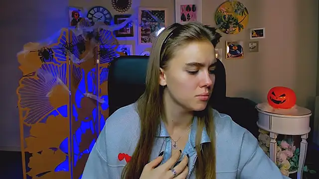 JuneWoods online show from 10/27/25, 06:36