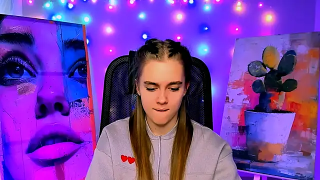 JuneWoods online show from 02/12/26, 07:30