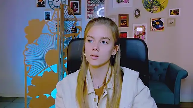 JuneWoods online show from 10/06/25, 06:36