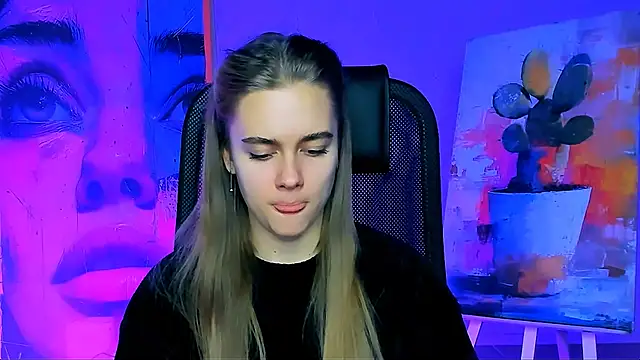 JuneWoods online show from 12/18/25, 06:29