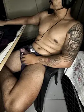 Snapshot of gtzmoreno chatting on 03/18/26, 08:06 gtzmoreno online show from 03/18/26, 08:06