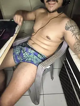 Snapshot of gtzmoreno chatting on 03/25/26, 06:57 gtzmoreno online show from 03/25/26, 06:57