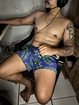 Snapshot of gtzmoreno chatting on 02/04/26, 05:35 gtzmoreno online show from 02/04/26, 05:35