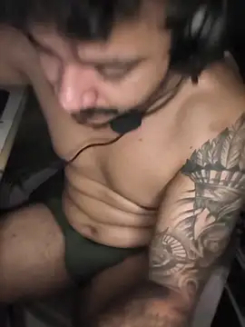 Snapshot of gtzmoreno chatting on 06/10/26, 12:45 gtzmoreno online show from 06/10/26, 12:45
