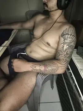 Snapshot of gtzmoreno chatting on 03/31/26, 06:04 gtzmoreno online show from 03/31/26, 06:04