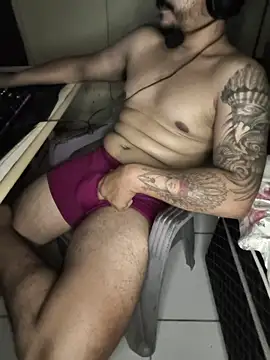 Snapshot of gtzmoreno chatting on 04/18/26, 12:51 gtzmoreno online show from 04/18/26, 12:51