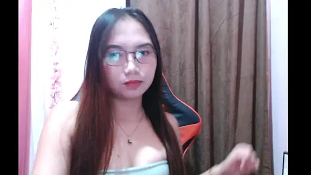 Snapshot of pinayscarlet chatting on 10/01/25, 11:08 pinayscarlet online show from 10/01/25, 11:08