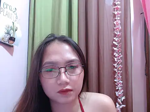 Snapshot of pinayscarlet chatting on 10/16/25, 02:03 pinayscarlet online show from 10/16/25, 02:03