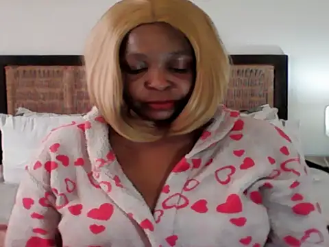 Snapshot of Blacksashaxx chatting on 05/13/26, 10:55 Blacksashaxx online show from 05/13/26, 10:55