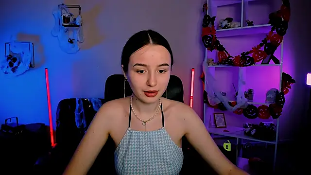 leslie bird online show from 10/24/25, 08:57