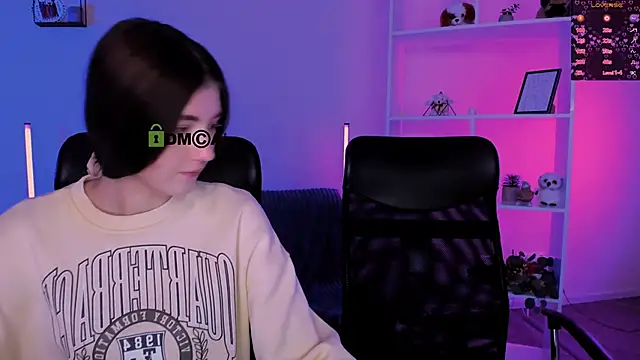 leslie bird online show from 12/02/25, 02:30