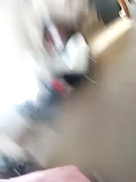 Snapshot of azery27000 chatting on 12/17/25, 01:05 azery27000 online show from 12/17/25, 01:05