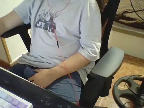 Snapshot of sebas_sexo_goloso chatting on 10/03/25, 12:50 sebas sexo goloso online show from 10/03/25, 12:50