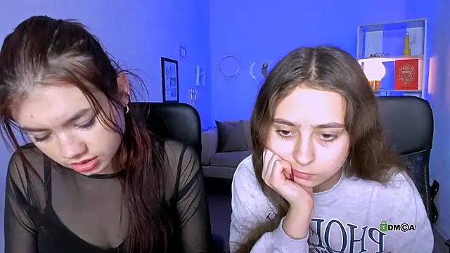 Snapshot of rebecca_smile chatting on 11/24/25, 01:33 rebecca smile online show from 11/24/25, 01:33