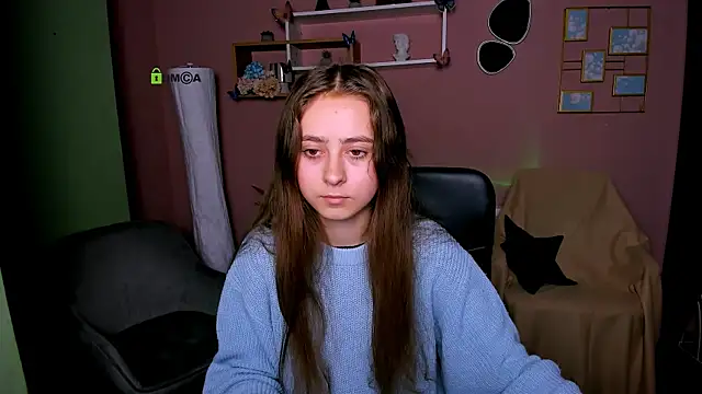 Snapshot of rebecca_smile chatting on 11/19/25, 06:57 rebecca smile online show from 11/19/25, 06:57