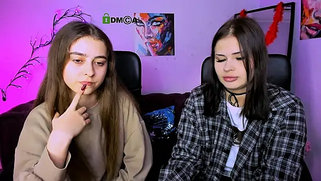 Snapshot of rebecca_smile chatting on 12/17/25, 08:14 rebecca smile online show from 12/17/25, 08:14