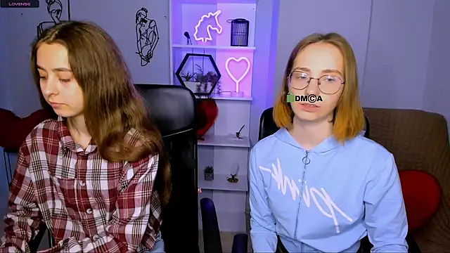 rebecca smile online show from 12/22/25, 01:22