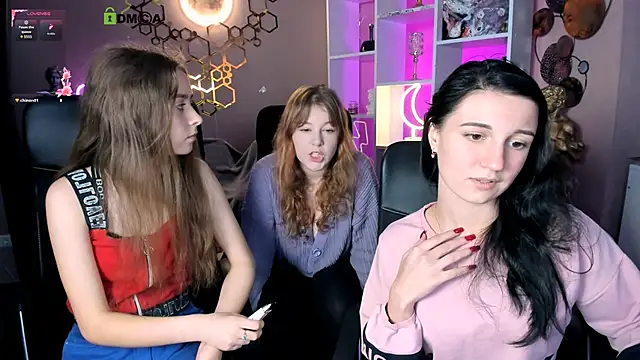 Snapshot of rebecca_smile chatting on 10/15/25, 07:33 rebecca smile online show from 10/15/25, 07:33