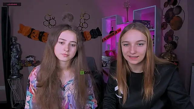 Snapshot of rebecca_smile chatting on 10/21/25, 06:13 rebecca smile online show from 10/21/25, 06:13