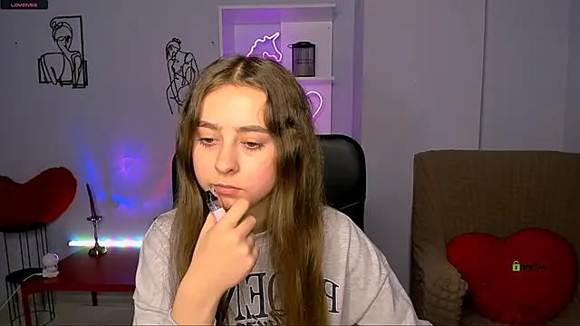 Snapshot of rebecca_smile chatting on 11/10/25, 01:16 rebecca smile online show from 11/10/25, 01:16