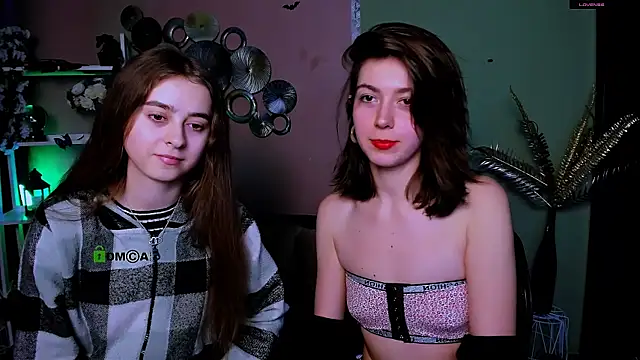 Snapshot of rebecca_smile chatting on 12/16/25, 01:26 rebecca smile online show from 12/16/25, 01:26