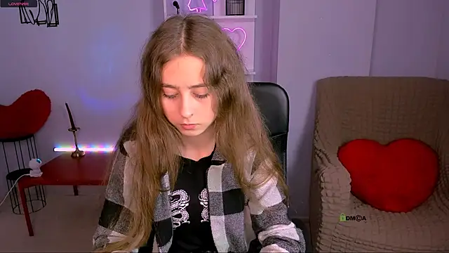 Snapshot of rebecca_smile chatting on 11/08/25, 01:14 rebecca smile online show from 11/08/25, 01:14