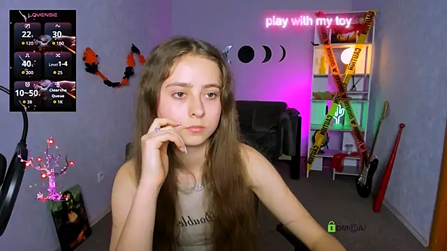 Snapshot of rebecca_smile chatting on 10/27/25, 01:34 rebecca smile online show from 10/27/25, 01:34