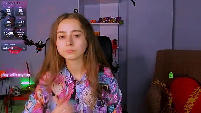 Snapshot of rebecca_smile chatting on 10/20/25, 12:17 rebecca smile online show from 10/20/25, 12:17