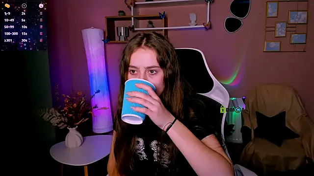 Snapshot of rebecca_smile chatting on 11/07/25, 01:26 rebecca smile online show from 11/07/25, 01:26