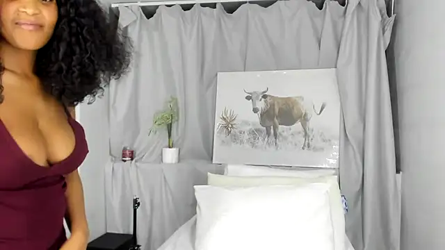 Snapshot of ConnieSmall24 chatting on 10/25/25, 09:26 ConnieSmall24 online show from 10/25/25, 09:26