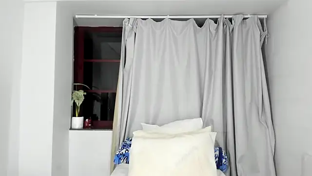 Snapshot of ConnieSmall24 chatting on 11/24/25, 12:43 ConnieSmall24 online show from 11/24/25, 12:43