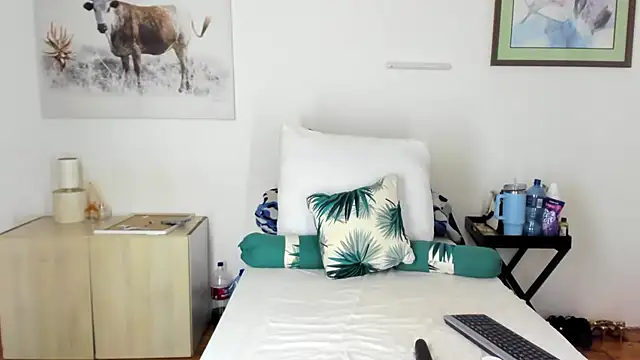 ConnieSmall24 online show from 03/16/26, 09:50