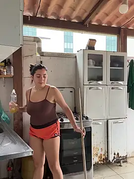 Snapshot of larj021bb chatting on 11/14/25, 01:37 larj021bb online show from 11/14/25, 01:37