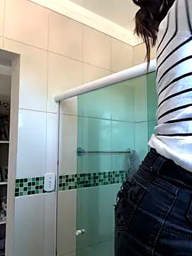 Snapshot of larj021bb chatting on 11/12/25, 11:58 larj021bb online show from 11/12/25, 11:58