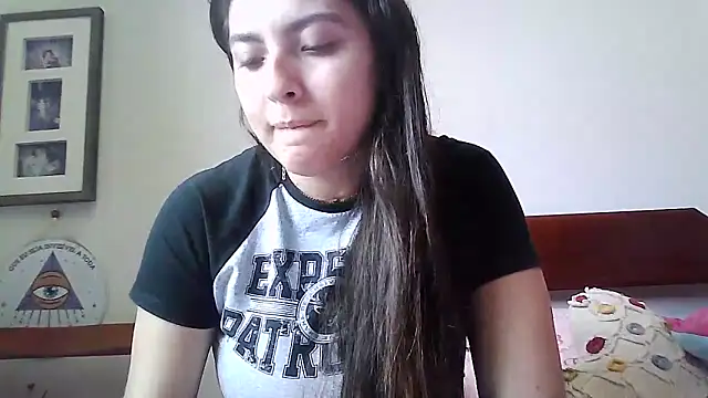 Snapshot of larj021bb chatting on 11/11/25, 12:22 larj021bb online show from 11/11/25, 12:22