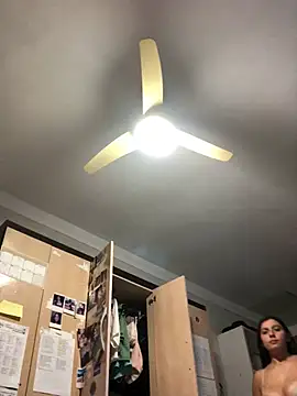 Snapshot of larj021bb chatting on 02/05/26, 09:21 larj021bb online show from 02/05/26, 09:21